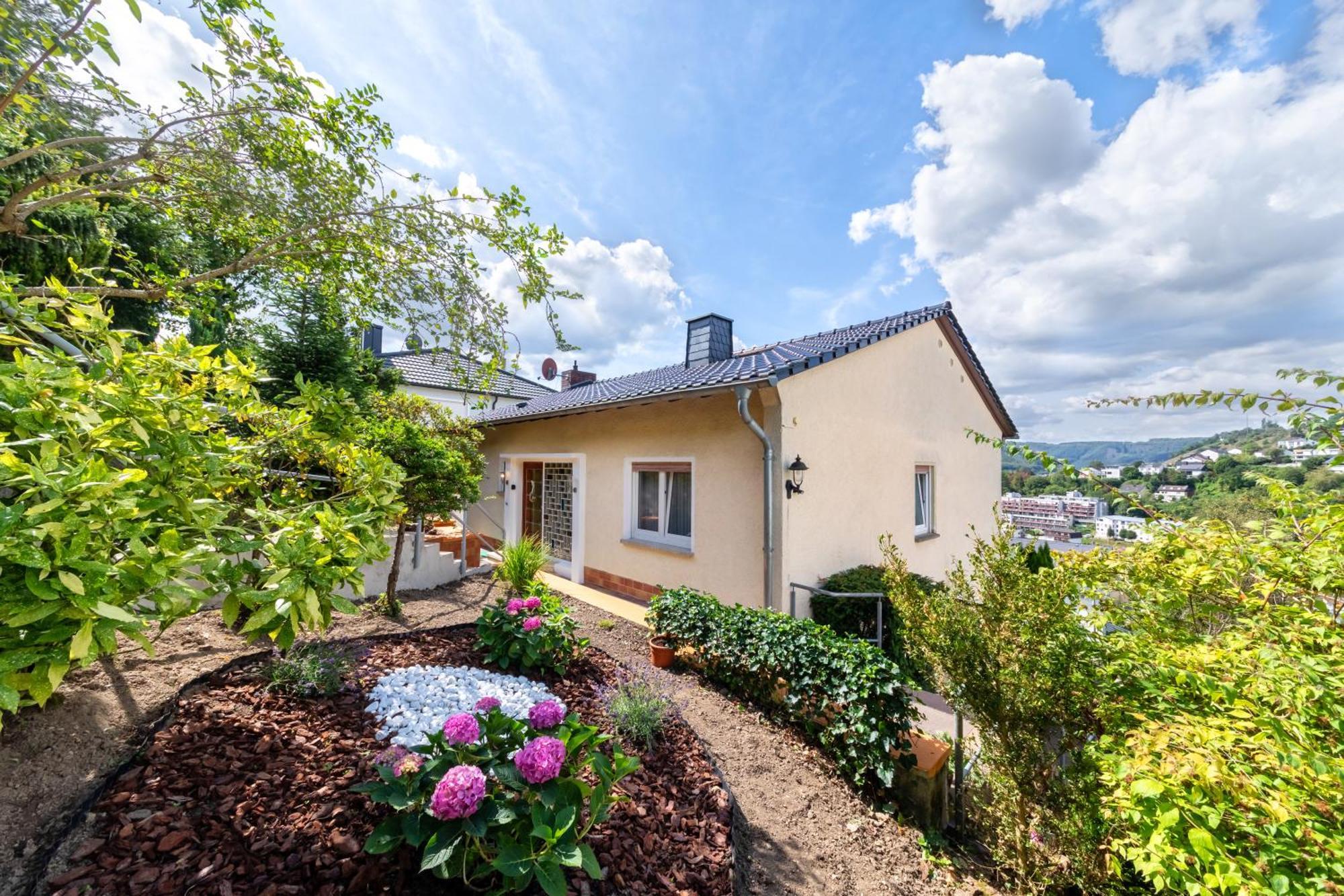 Pmc Ferienhaus Traumblick Бад Емс Екстериор снимка